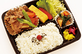 お母さんの肉じゃが弁当