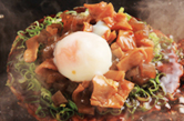 すじ玉温玉のせ